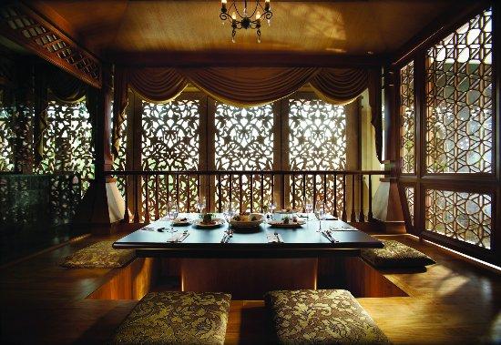 Bunga Emas Restaurant